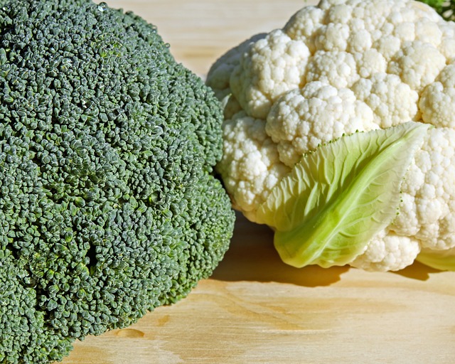 Raw Broccoli and Cauliflower Salad Recipe Raw Broccoli and Cauliflower Salad Recipe